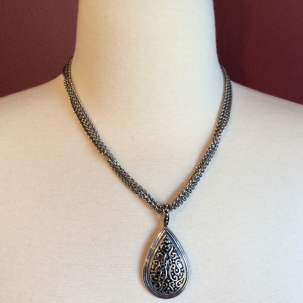 Lia Sophia necklace